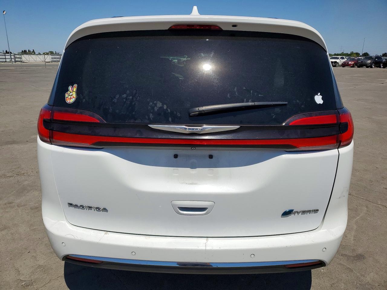 2021 Chrysler Pacifica Hybrid Touring L - Image 6