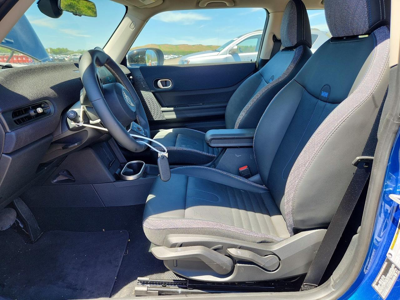 2025 Mini Cooper S - Фото 7