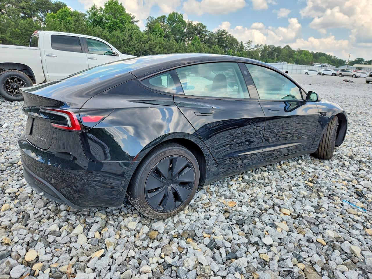 2024 Tesla Model 3 - Фото 3
