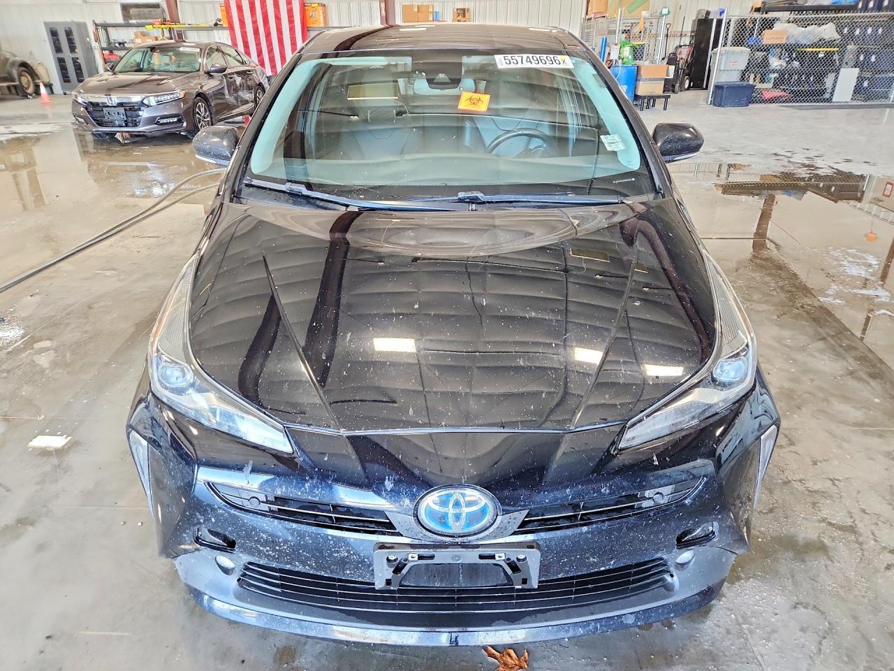 2022 Toyota Prius Xle Awd-E - Image 5