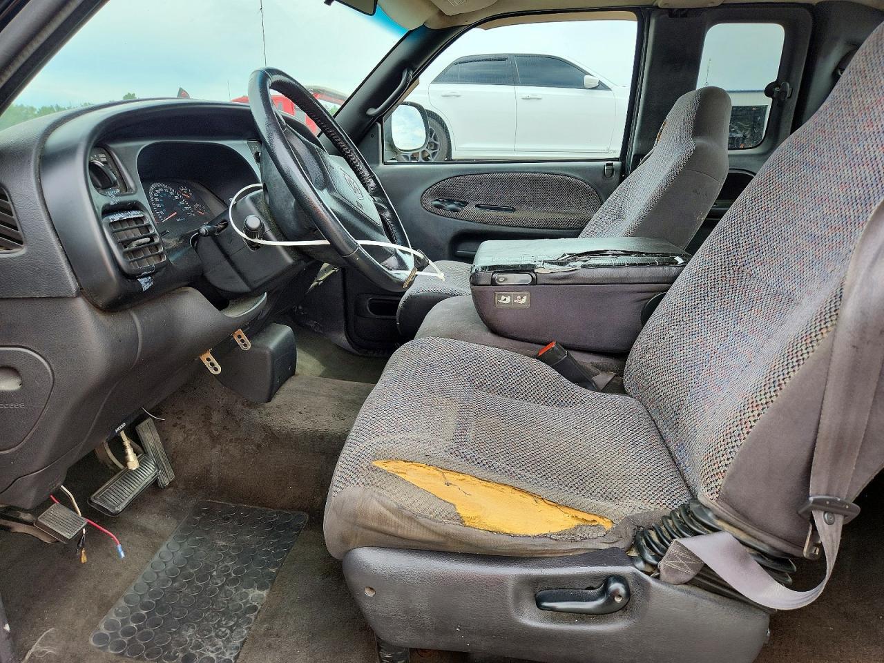 2001 Dodge Ram 1500 - Image 7