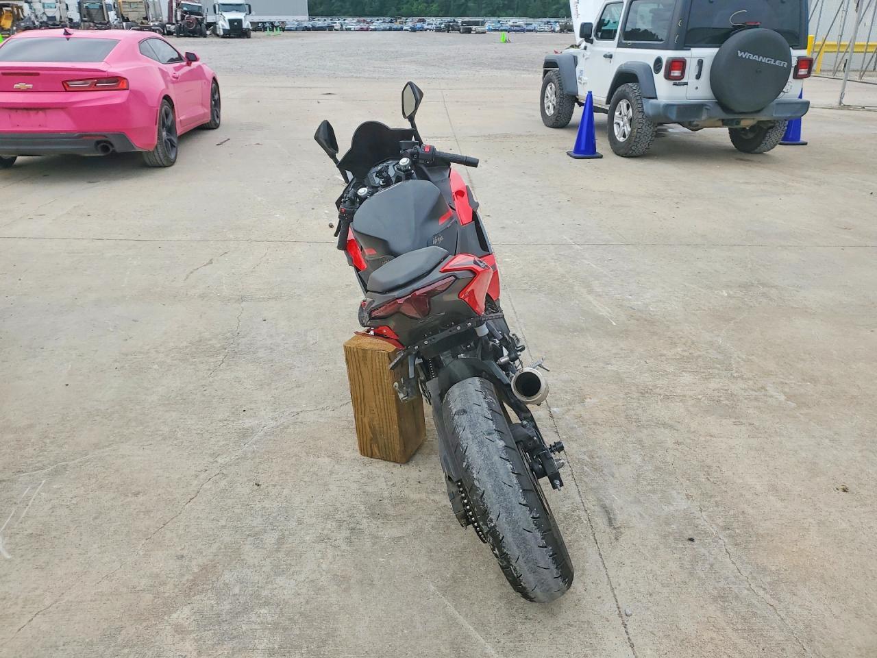2025 Kawasaki Ex500 - Фото 4