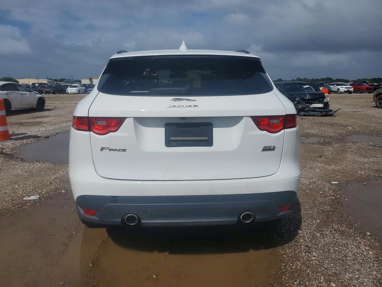 2017 Jaguar F-Pace Premium - Image 6