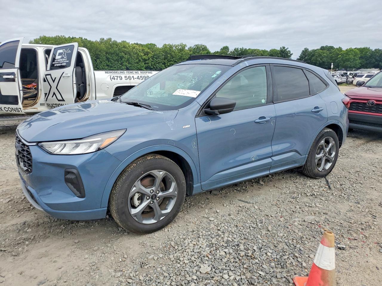 2023 Ford Escape St Line