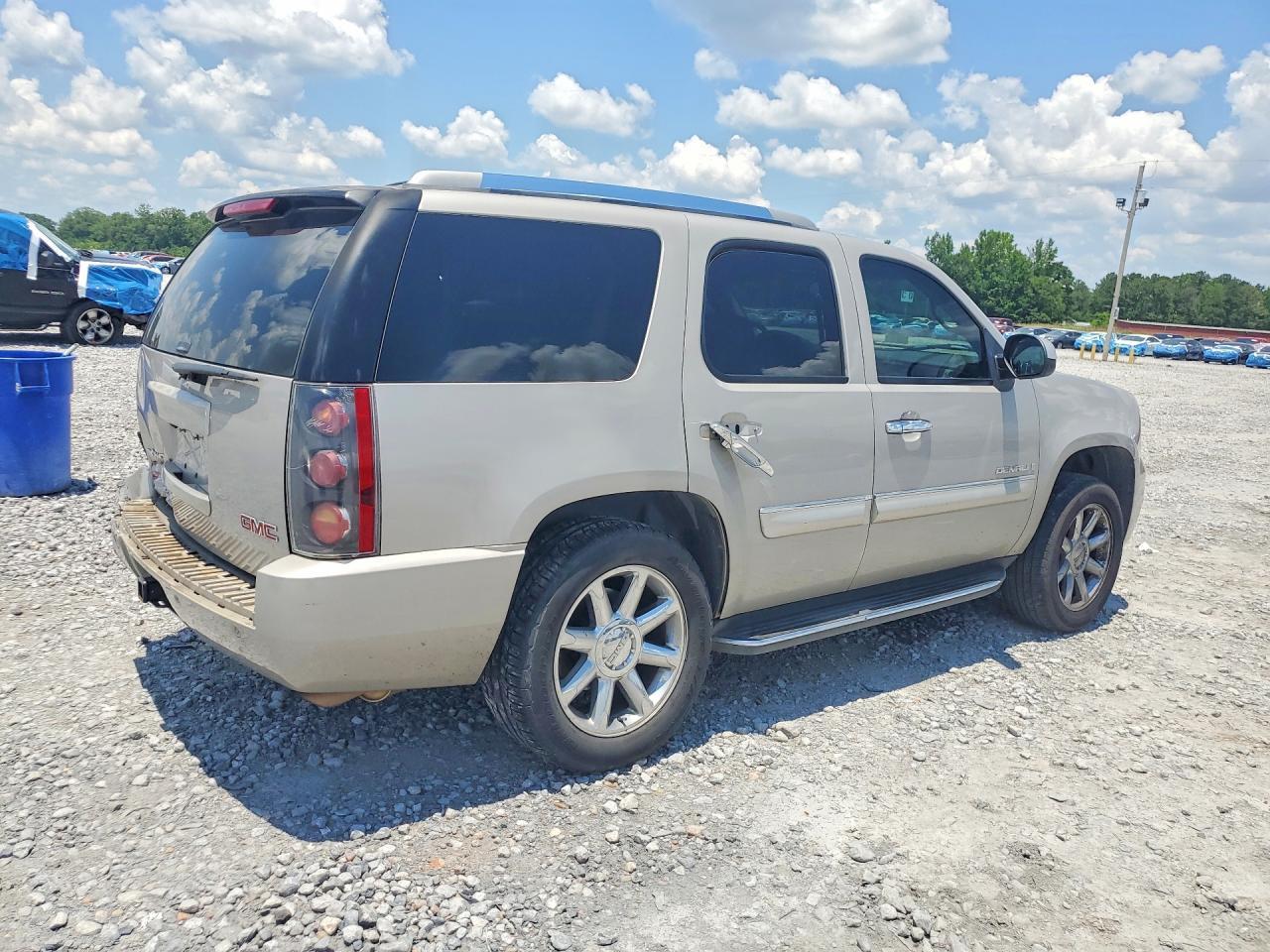 2007 GMC Yukon Denali - Фото 3