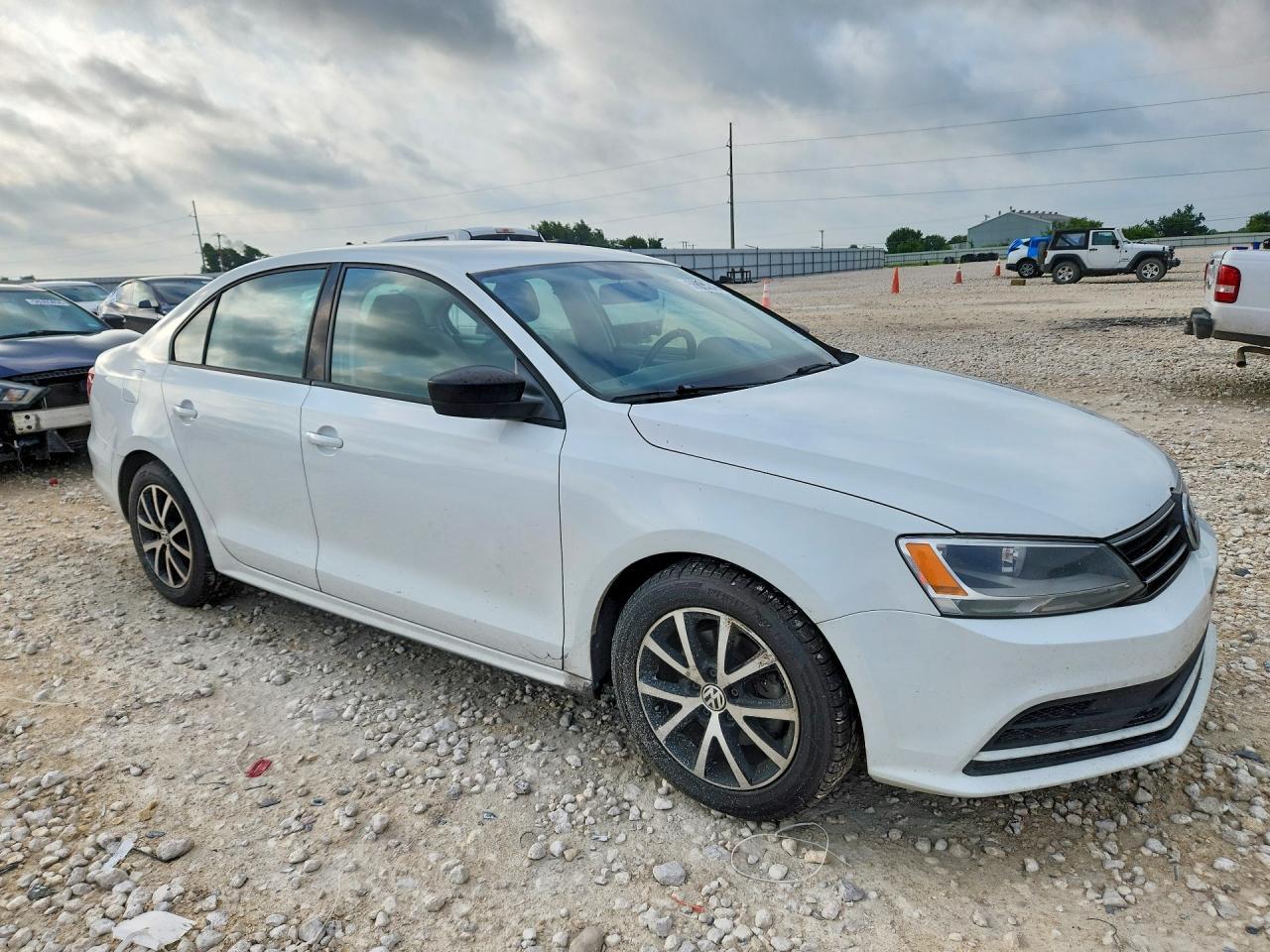 2016 Volkswagen Jetta Se - Image 4
