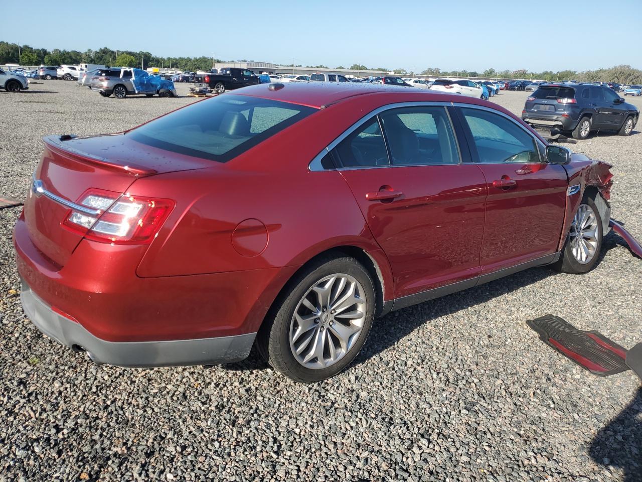 2015 Ford Taurus Limited - Image 3