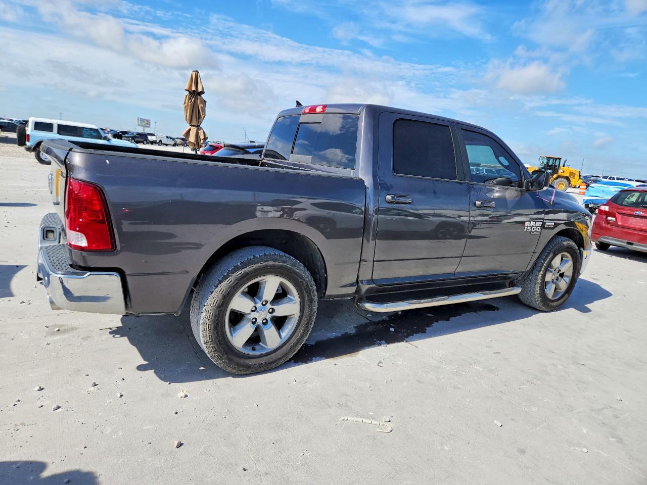 2019 Ram 1500 Classic Slt - Фото 3