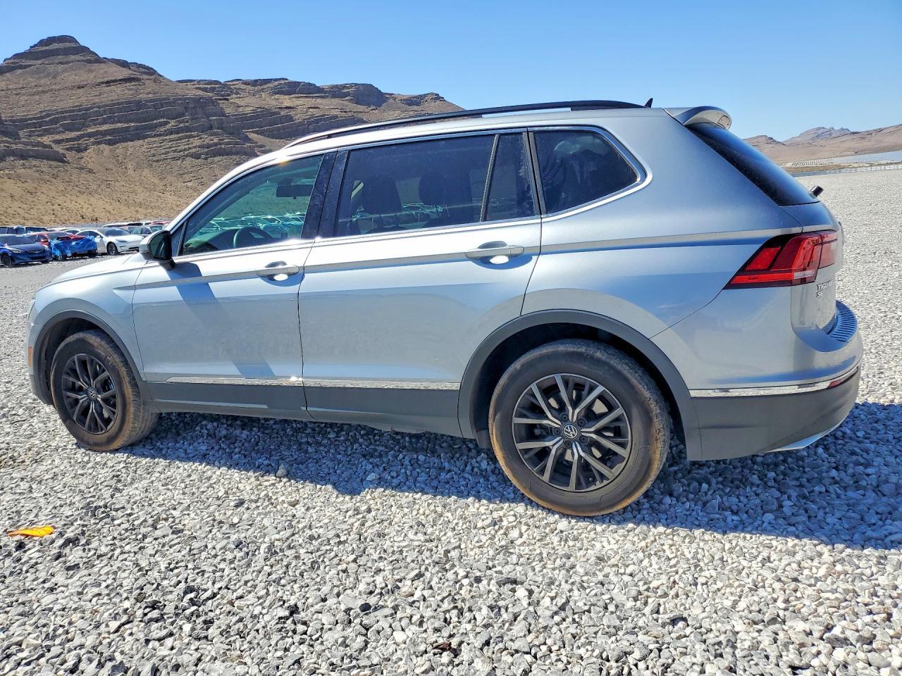 2020 Volkswagen Tiguan Se - Фото 2