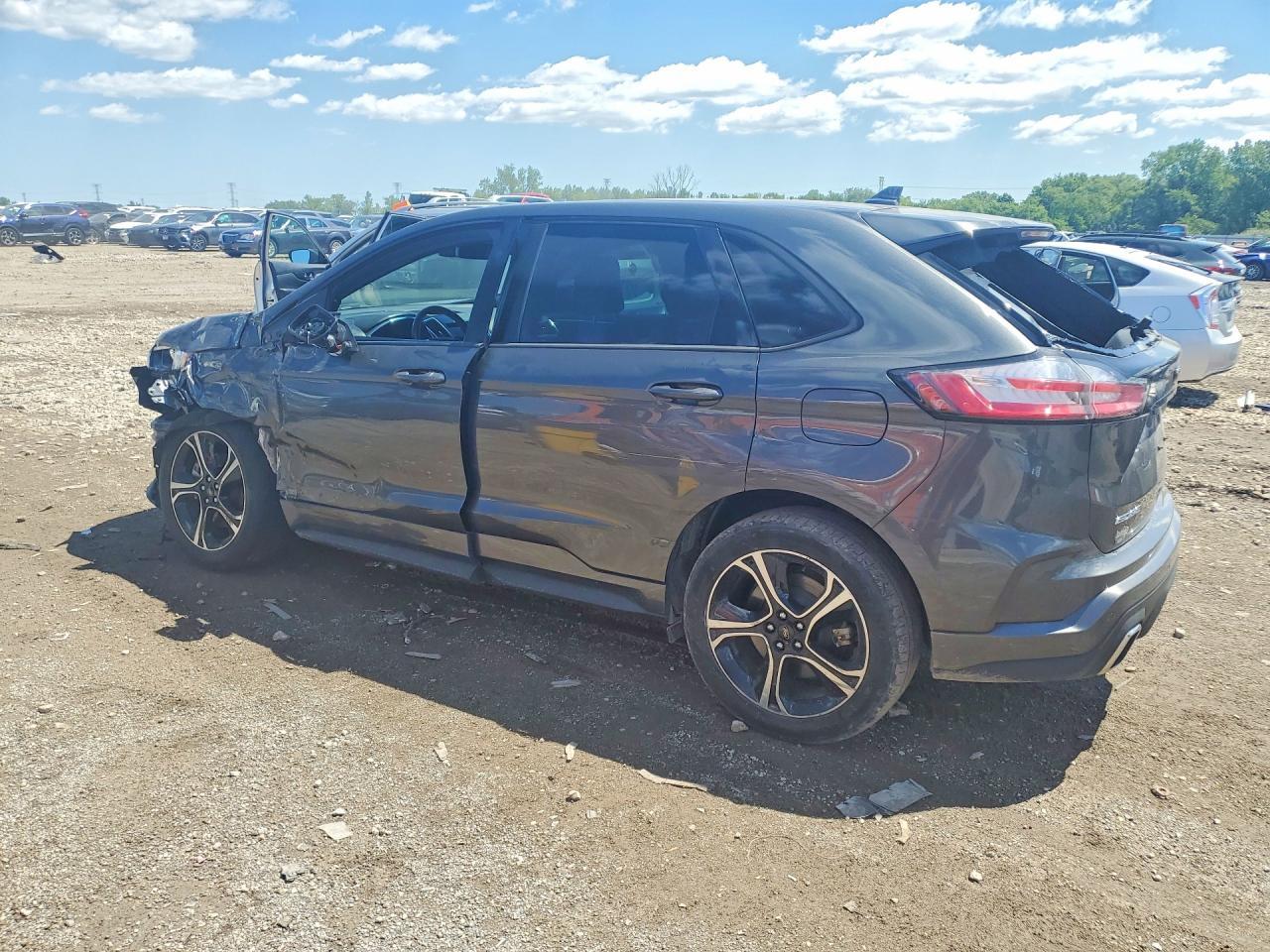 2020 Ford Edge St - Image 2