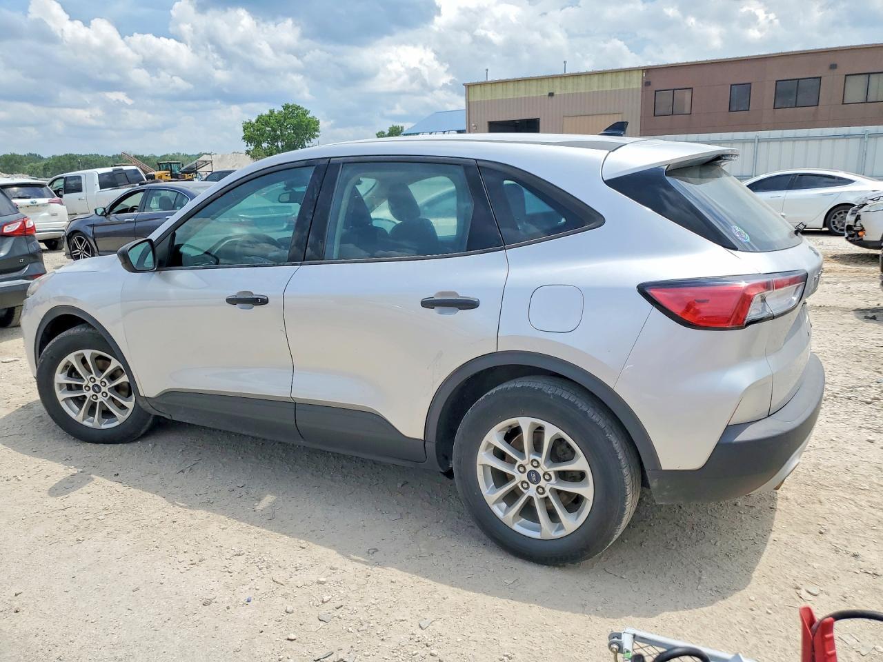 2020 Ford Escape S - Фото 2
