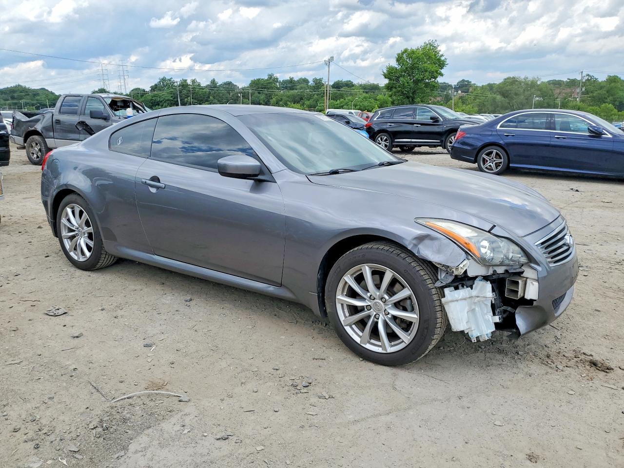 2011 Infiniti G37 - Image 4