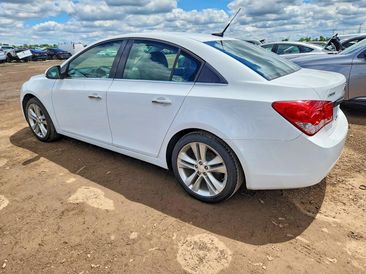2013 Chevrolet Cruze Ltz - Image 2