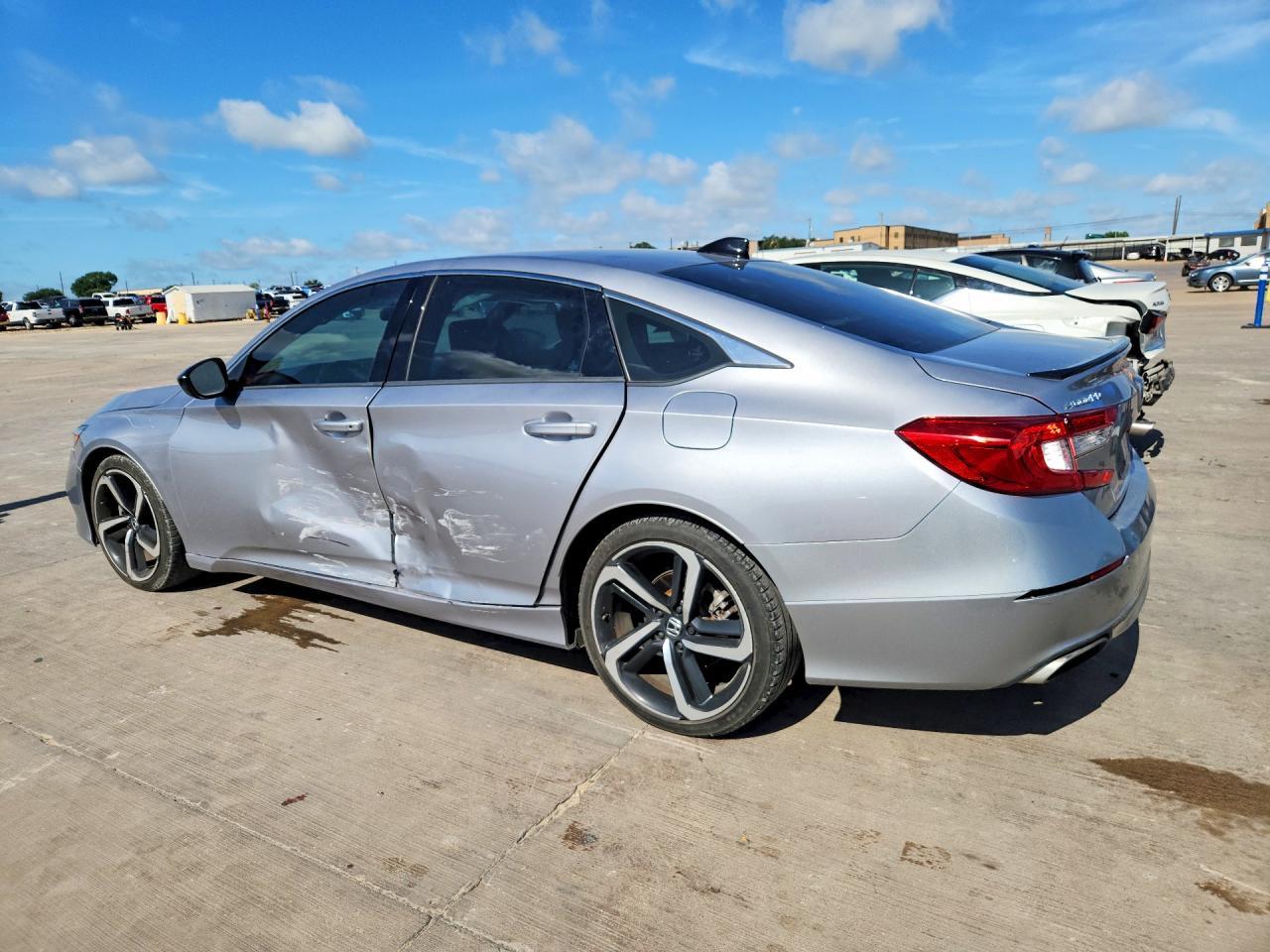2021 Honda Accord Sport - Фото 2