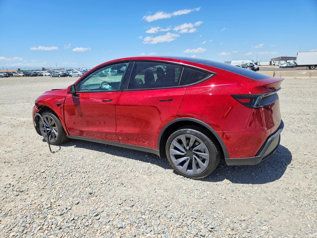 2026 Tesla Model Y - Фото 2