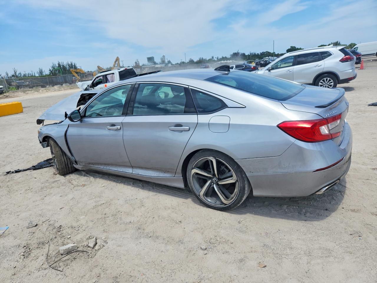 2022 Honda Accord Sport - Фото 2