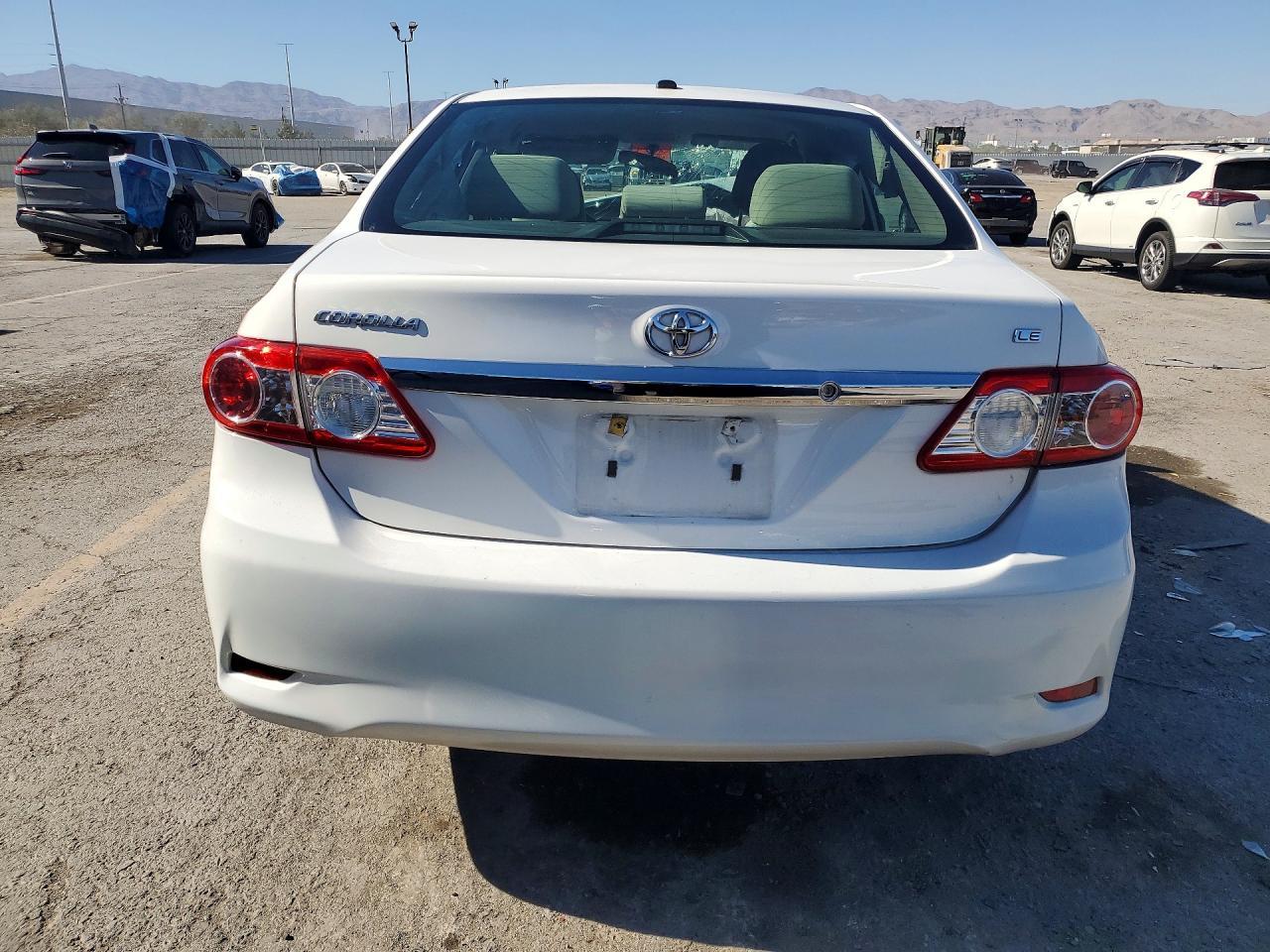 2011 Toyota Corolla Le - Фото 6