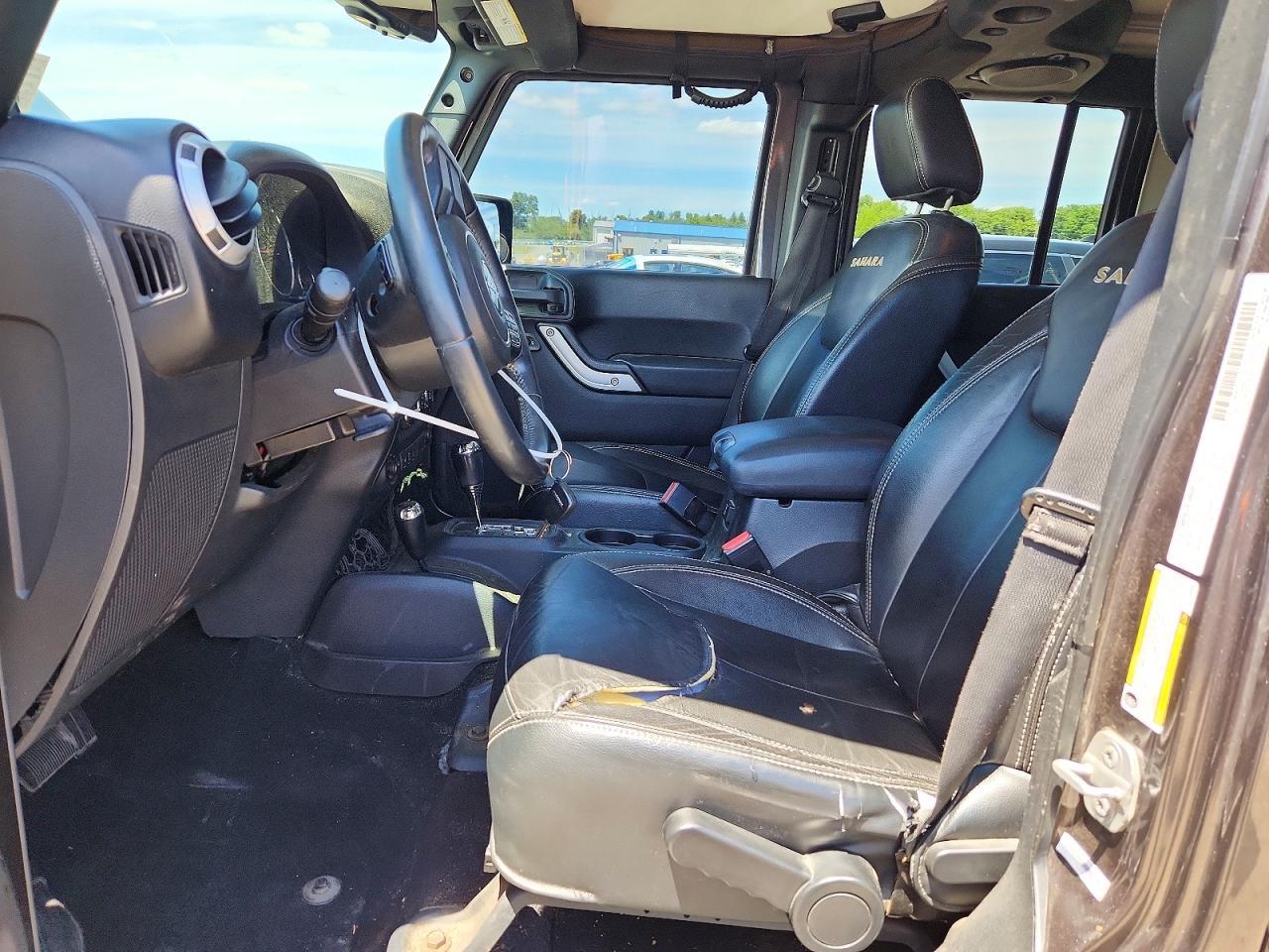 2014 Jeep Wrangler Unlimited Sahara - Image 7