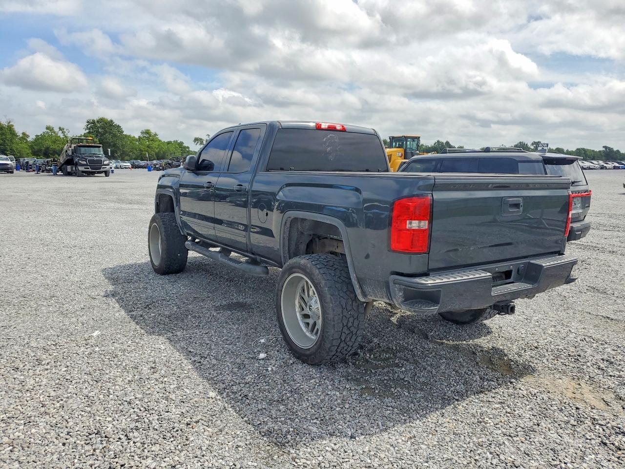2018 GMC Sierra C1500 - Фото 2