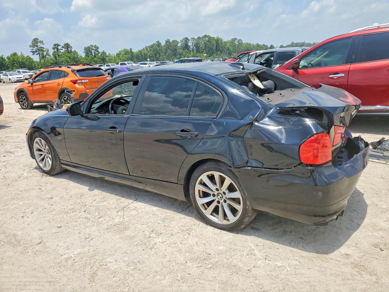2011 BMW 328 I Sulev - Image 2