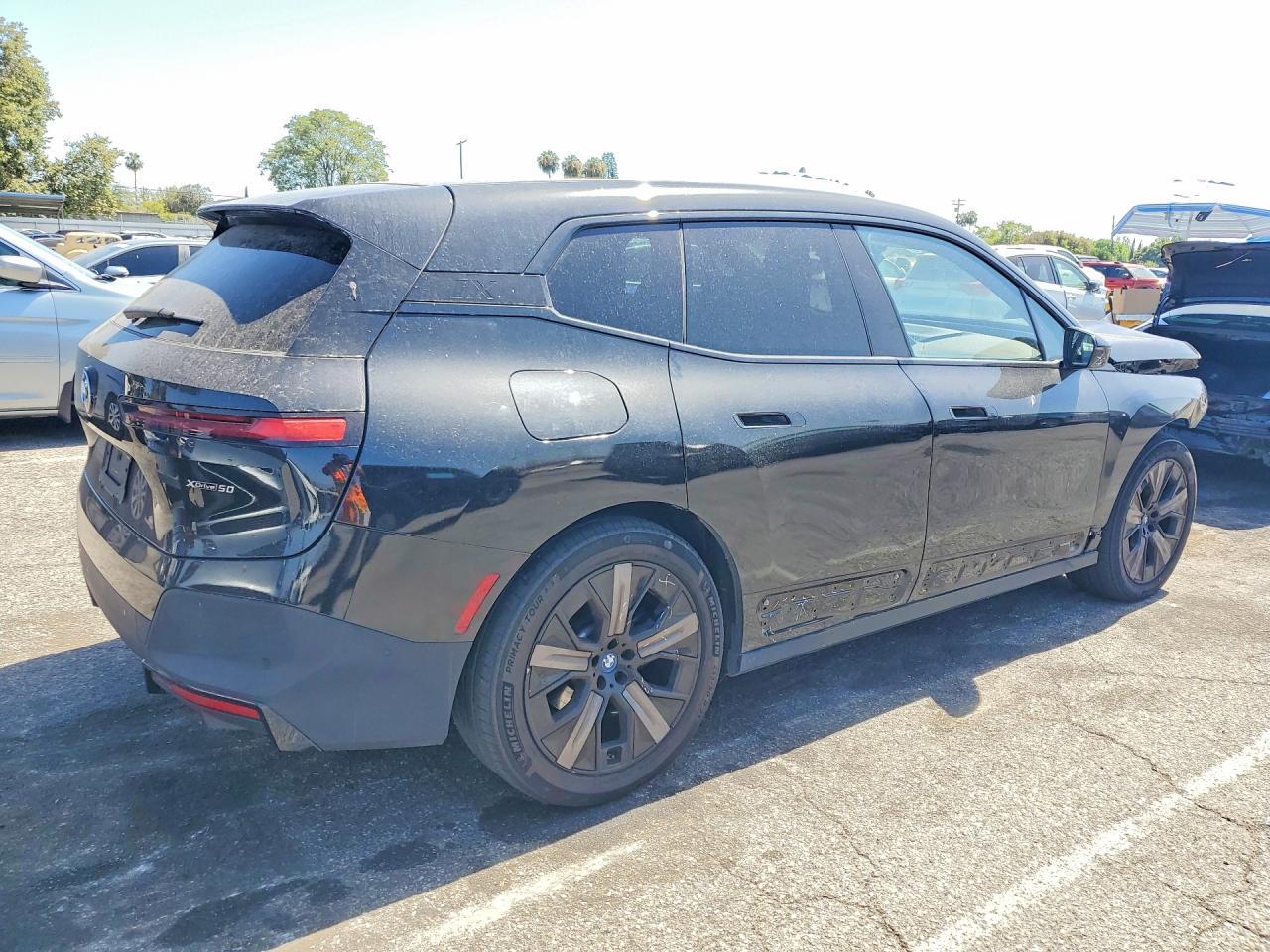 2024 BMW Ix xDrive50 - Image 3