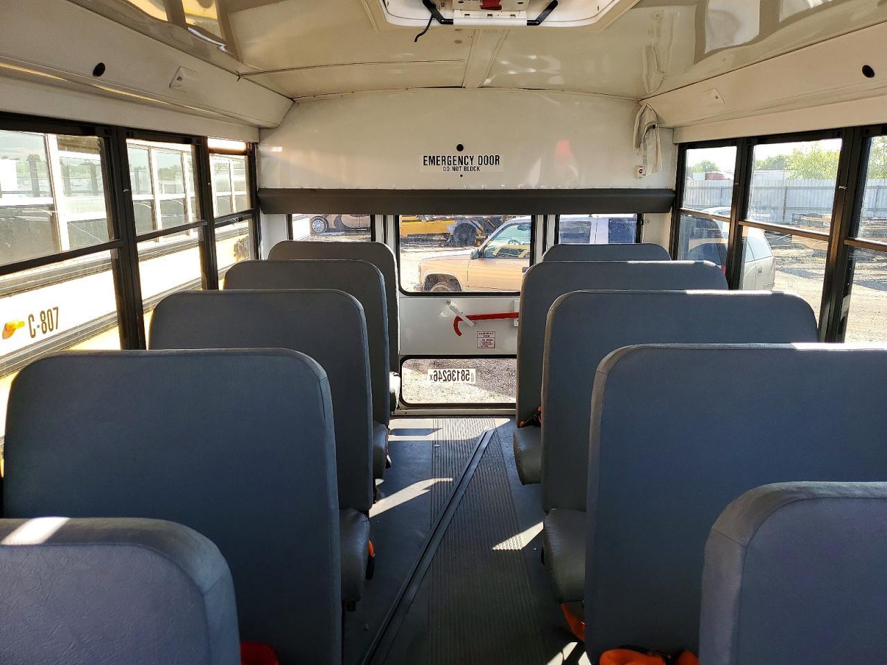 2012 Chevrolet Express G3 - School Bus - Фото 6