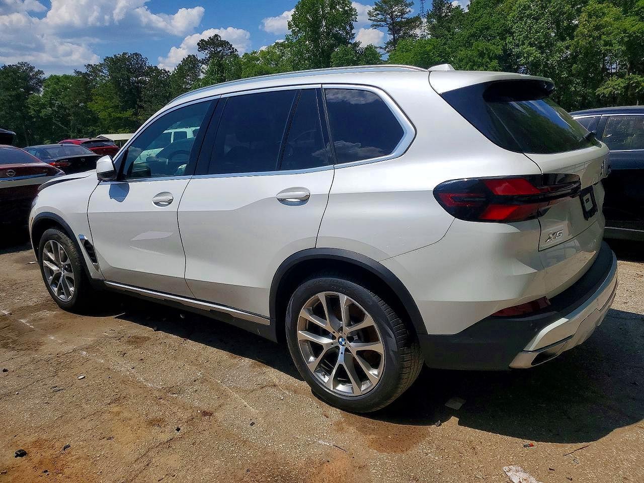 2025 BMW X5 xDrive40I - Фото 2