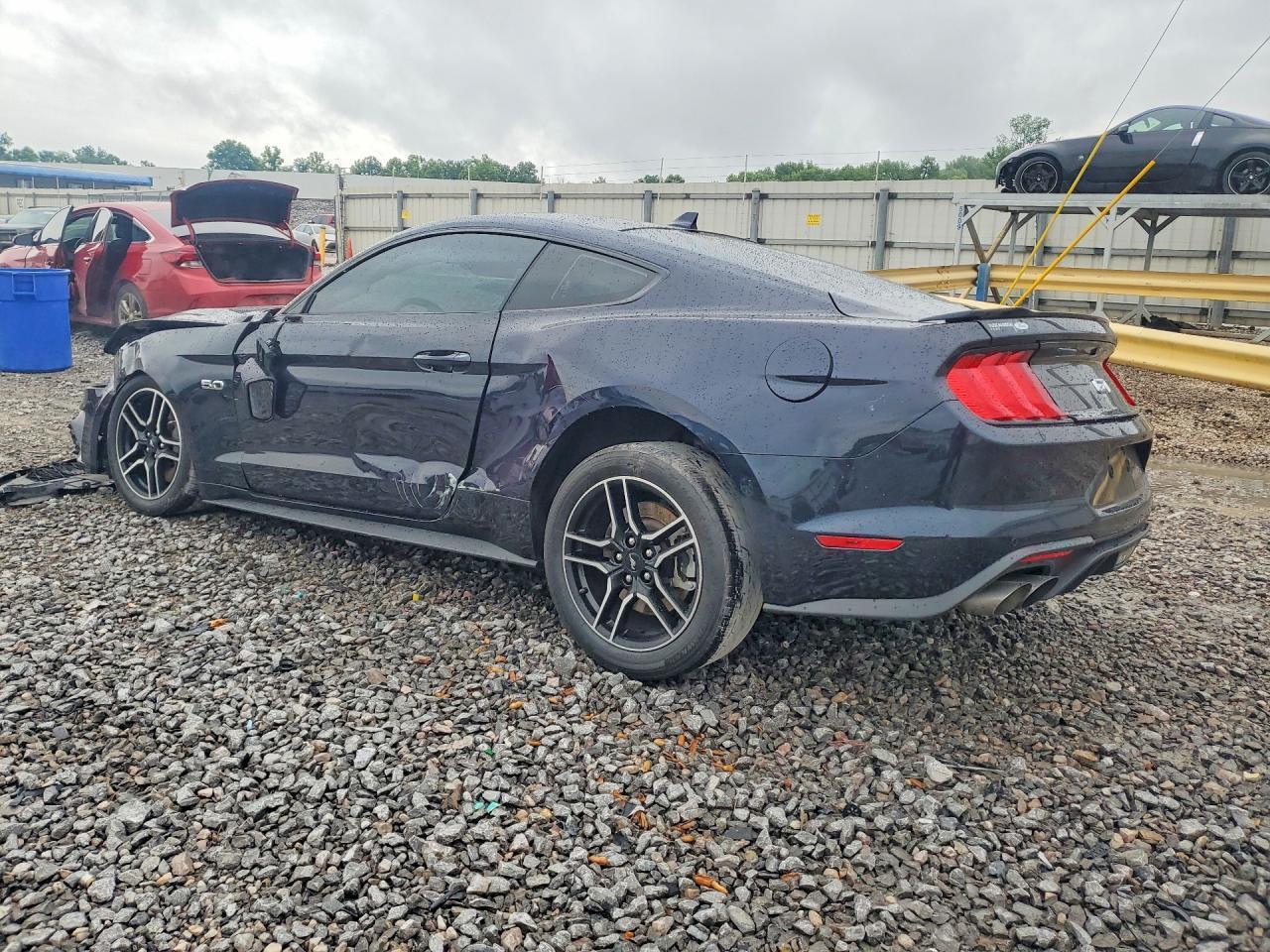 2021 Ford Mustang Gt - Фото 2