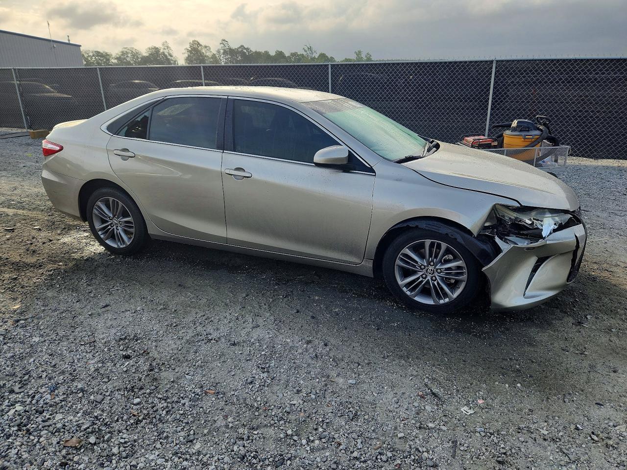 2015 Toyota Camry Se - Фото 4
