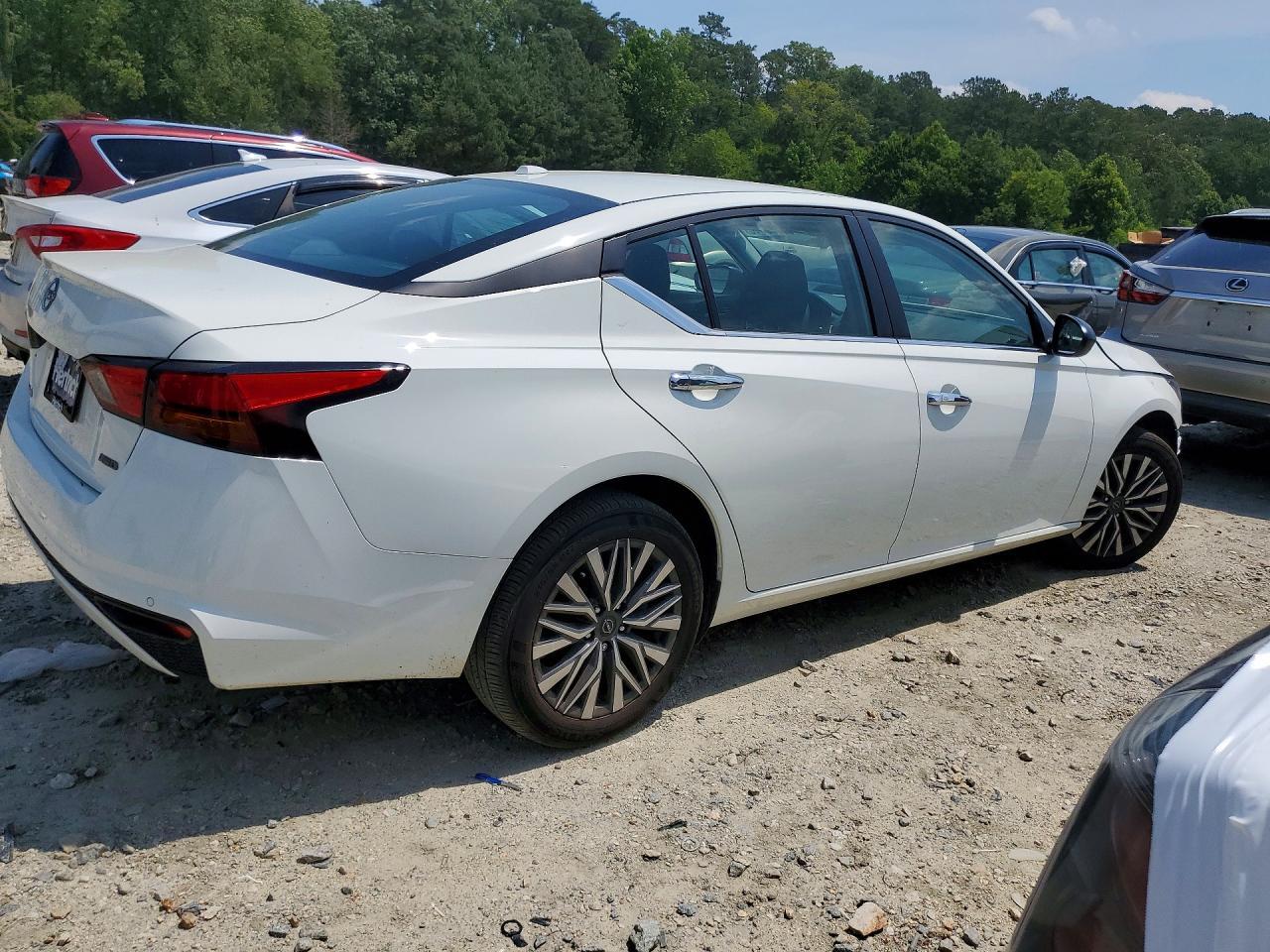 2025 Nissan Altima Sv - Image 3