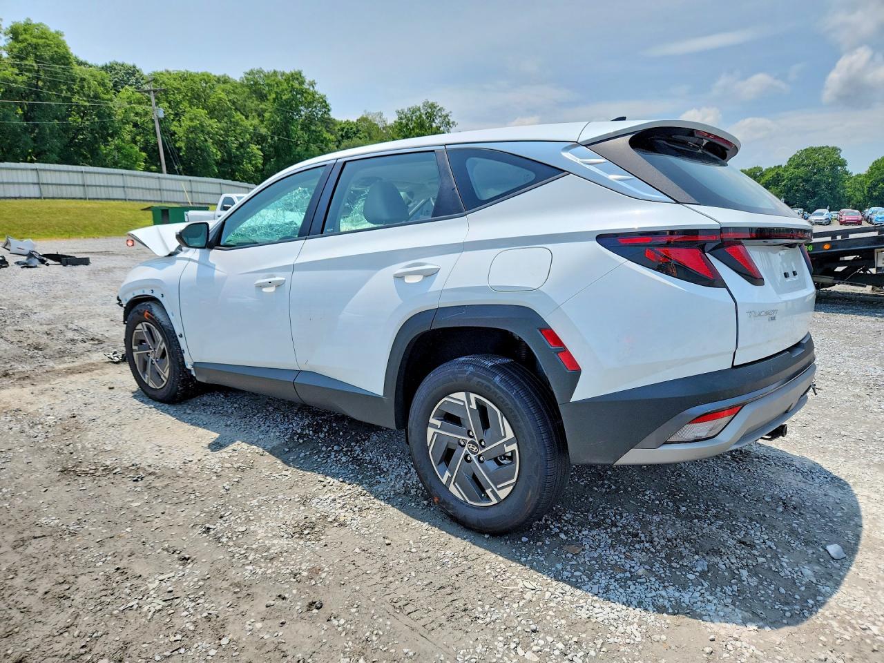 2026 Hyundai Tucson Blue Se - Image 2