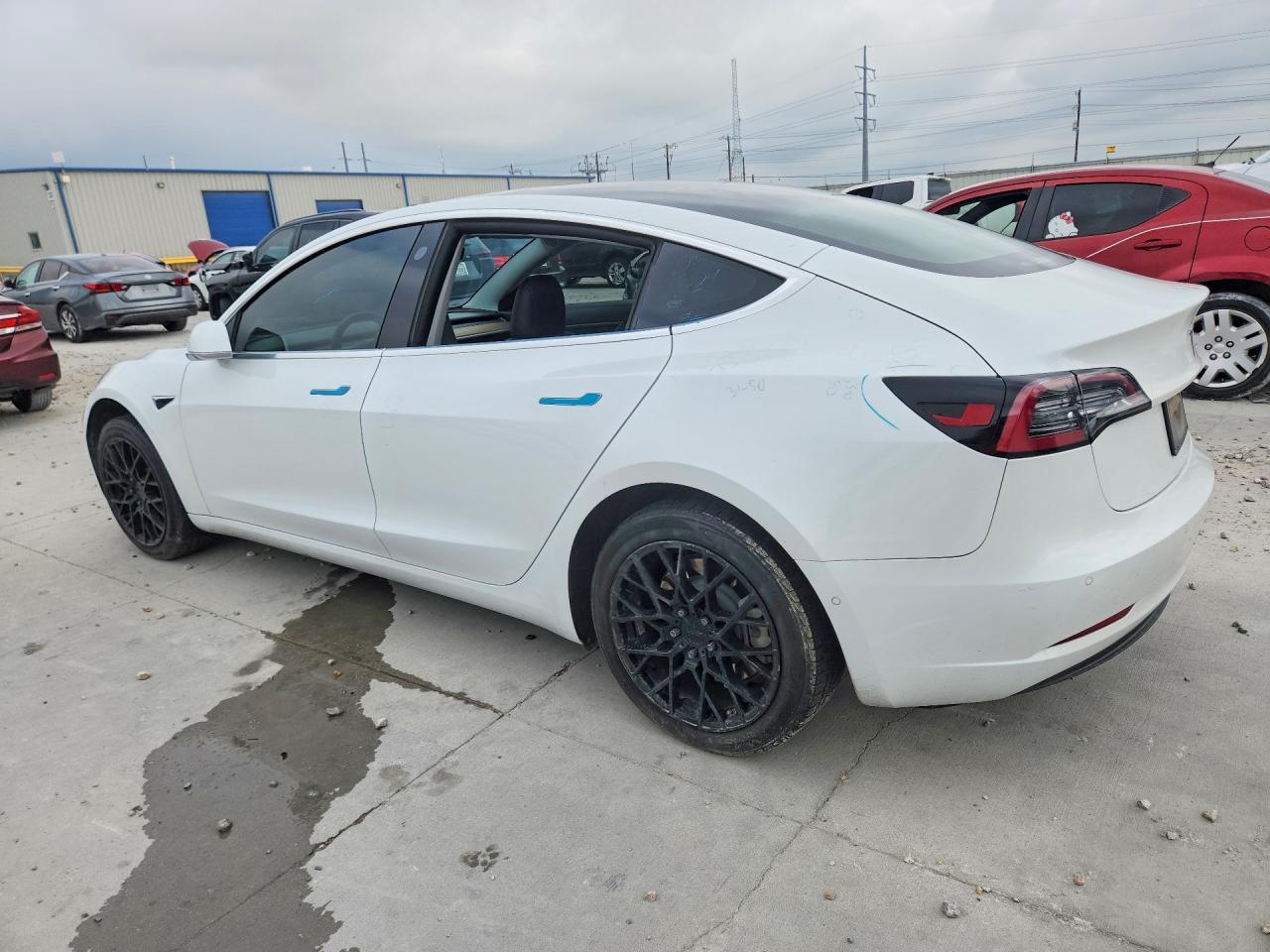 2020 Tesla Model 3 - Фото 2