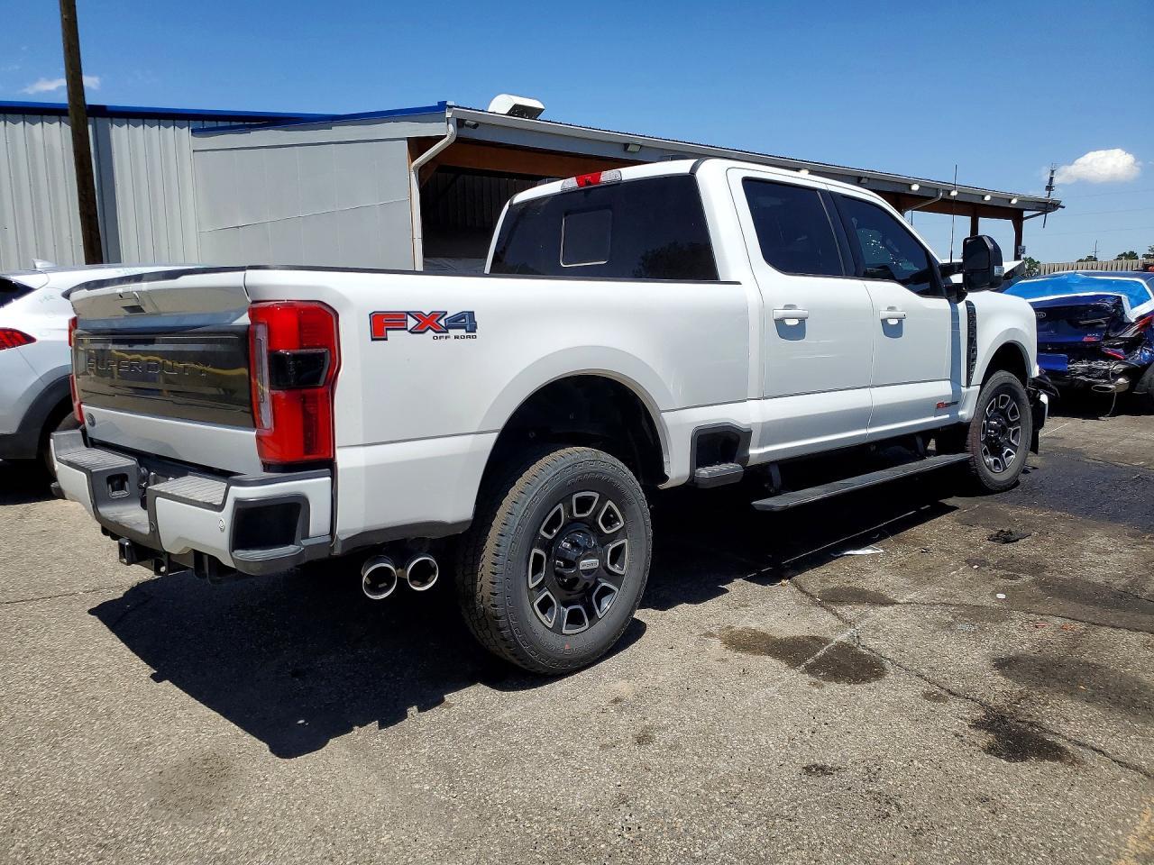 2025 Ford F350 Super Duty - Фото 3