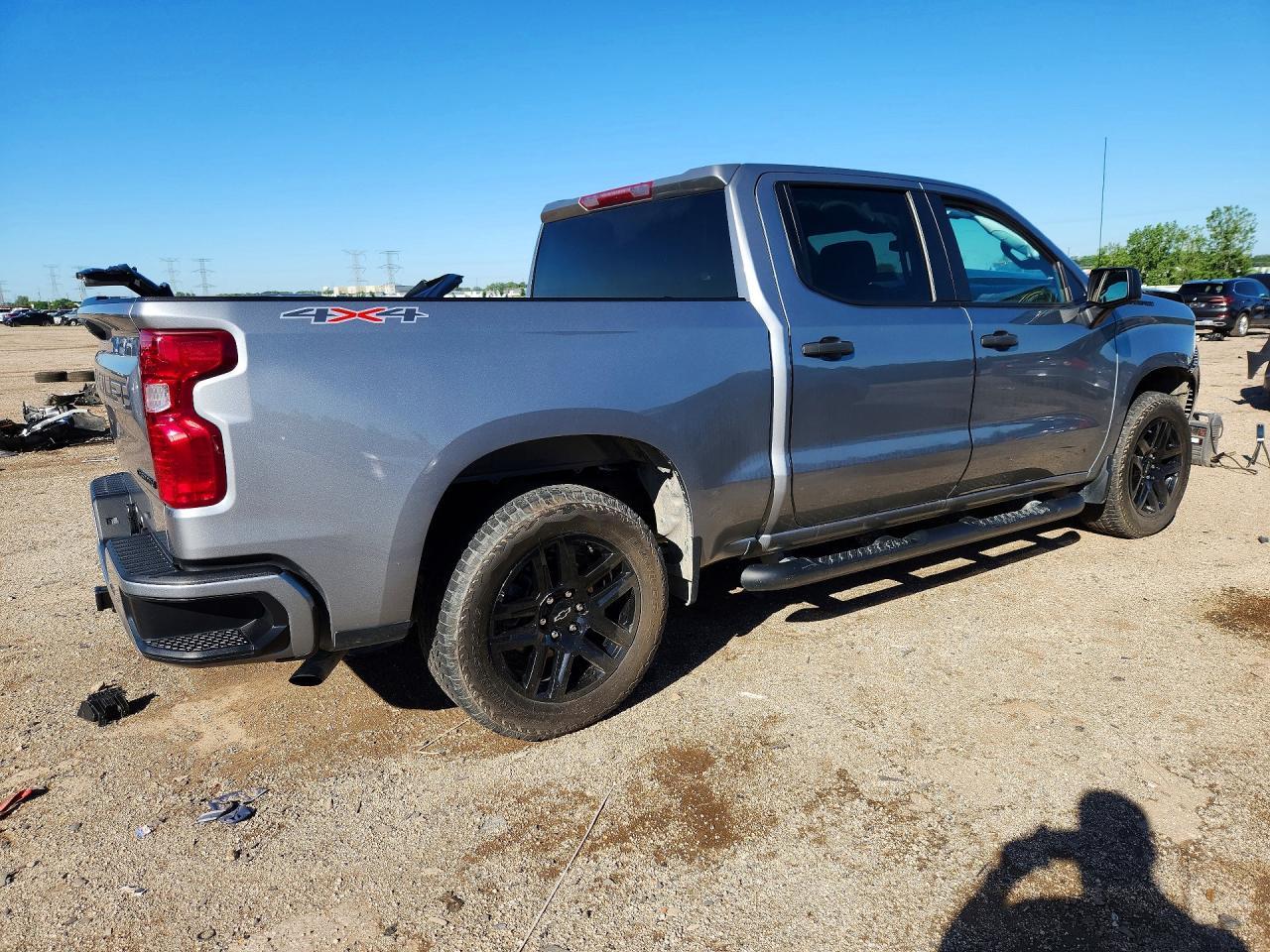 2024 Chevrolet Silverado K1500 Custom - Фото 3