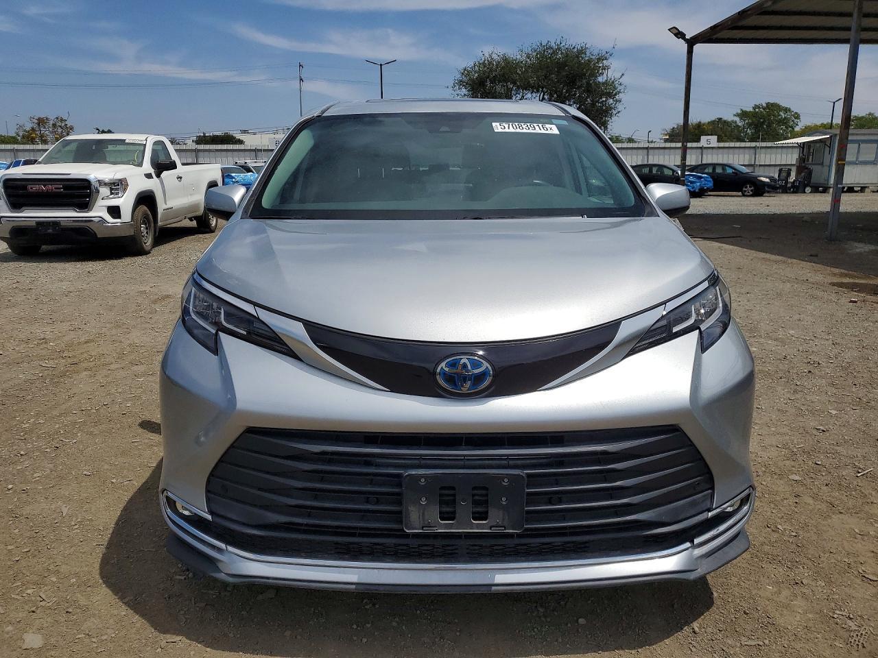 2022 Toyota Sienna Xle - Фото 5