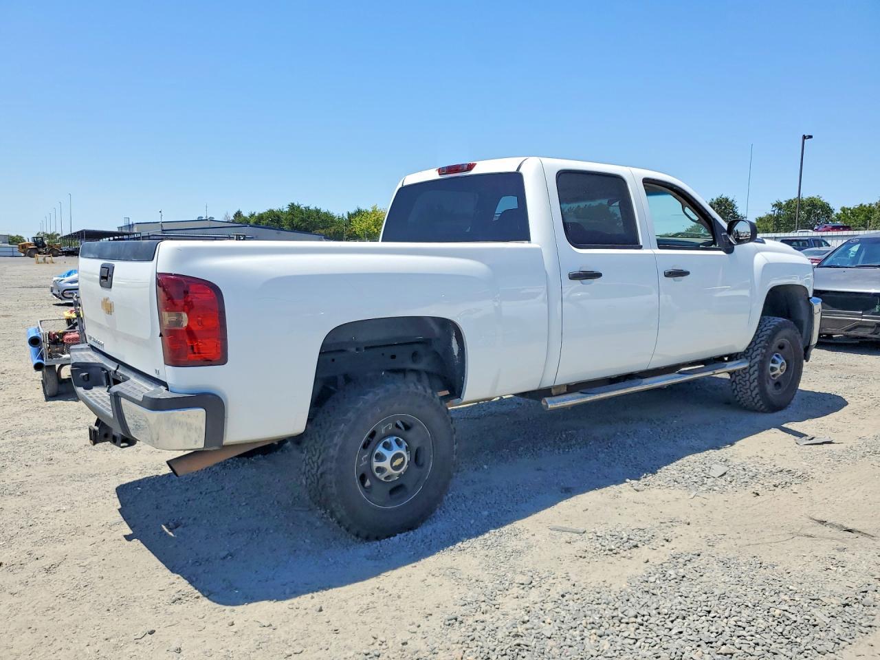 2013 Chevrolet Silverado C2500 Heavy Duty - Фото 3