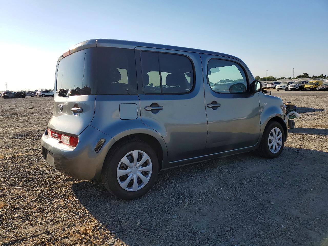 2010 Nissan Cube 1.8 - Image 3