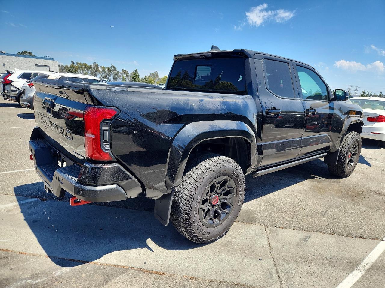 2025 Toyota Tacoma Trd Pro Hv - Image 3