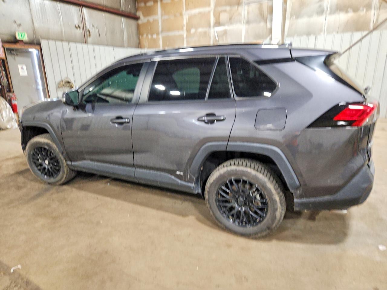 2022 Toyota Rav4 Xle Premium - Image 2