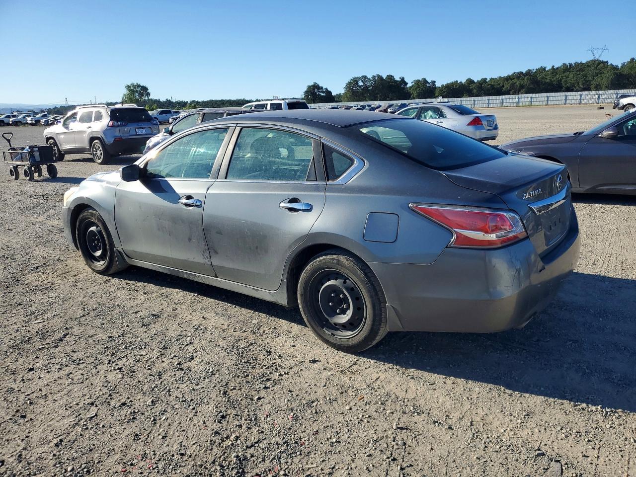 2015 Nissan Altima 2.5 S - Фото 2
