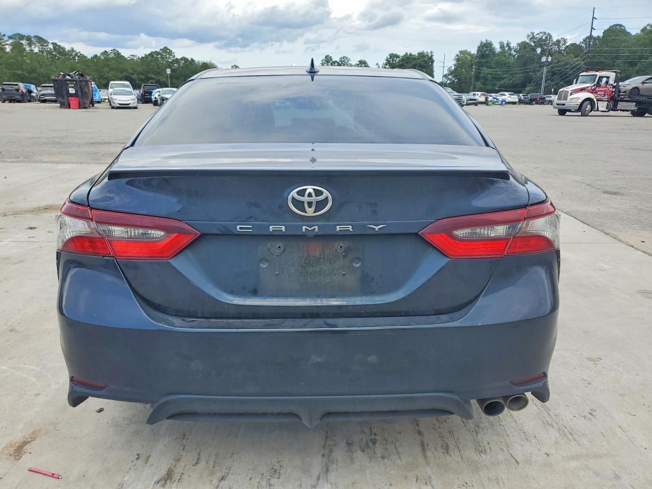 2021 Toyota Camry Se - Image 6