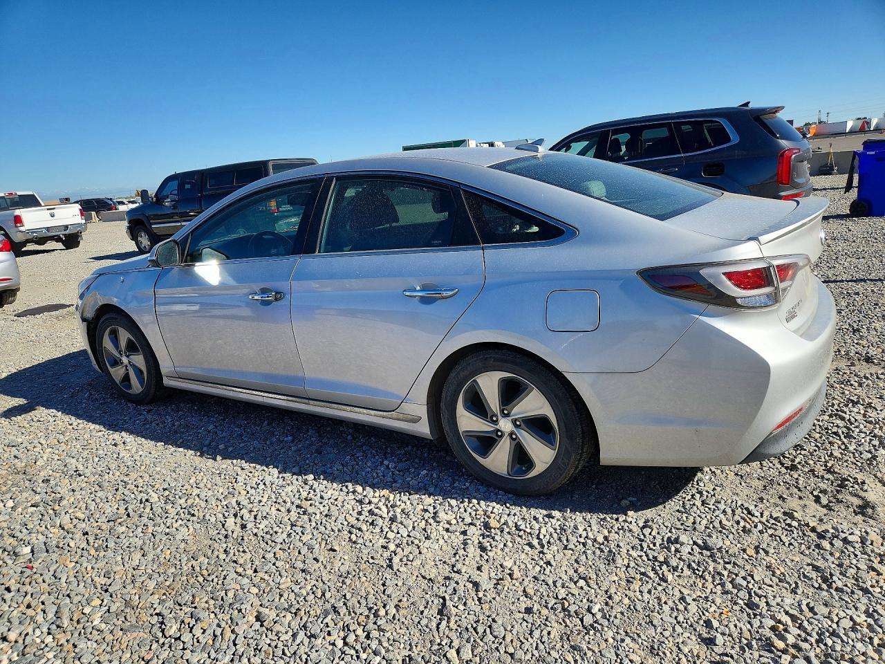 2017 Hyundai Sonata Hybrid Limited - Image 2