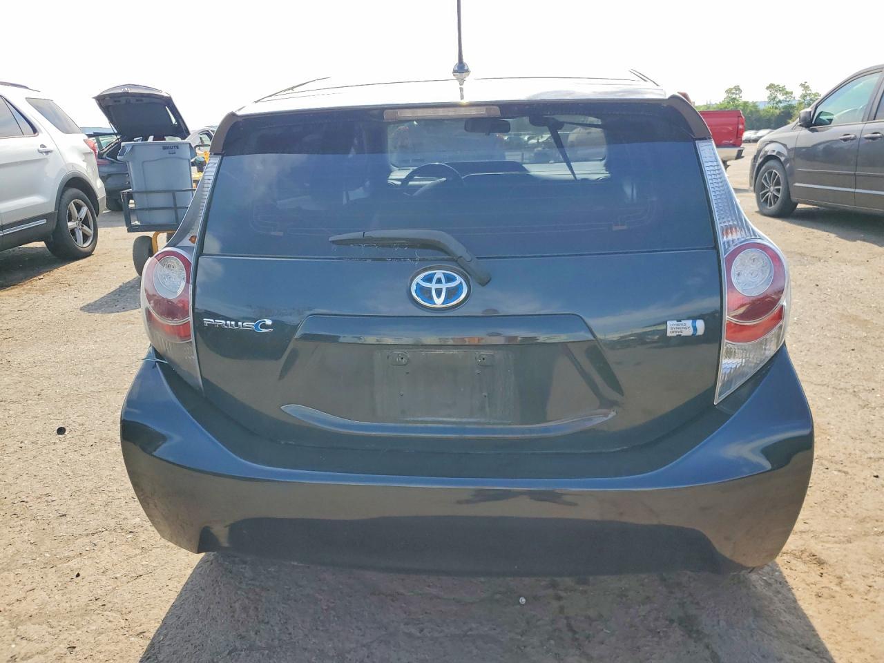 2014 Toyota Prius C Two - Фото 6