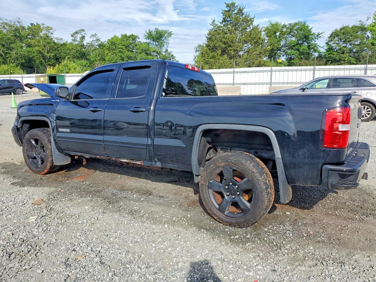 2017 GMC Sierra K1500 Sle - Фото 2