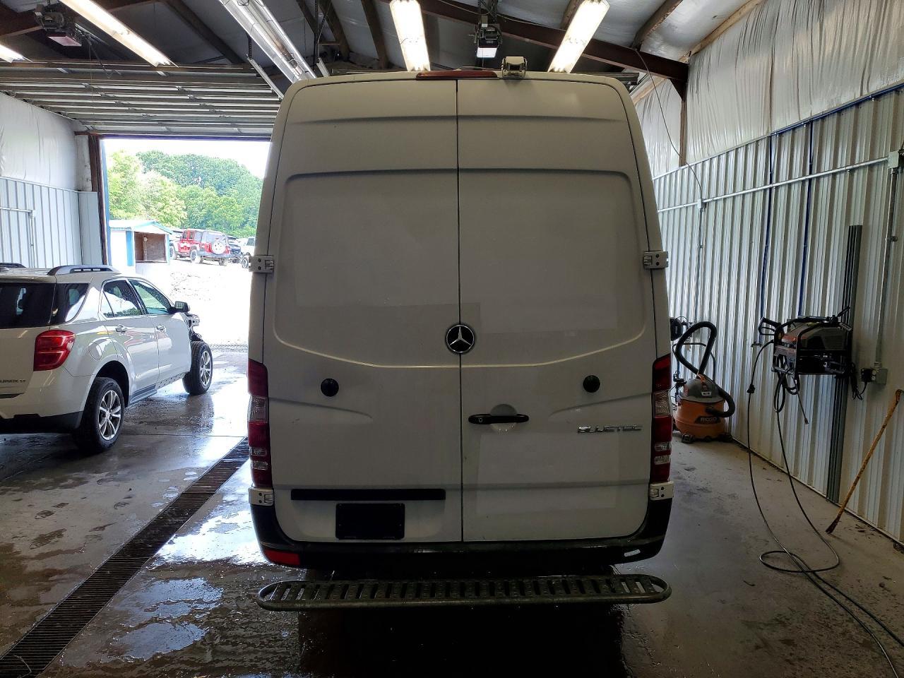 2016 Mercedes-Benz Sprinter 2500 Delivery Van - Image 6