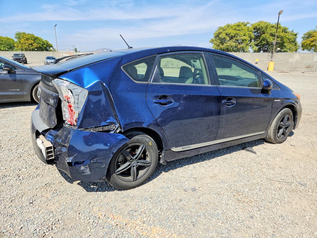 2012 Toyota Prius Two - Фото 3