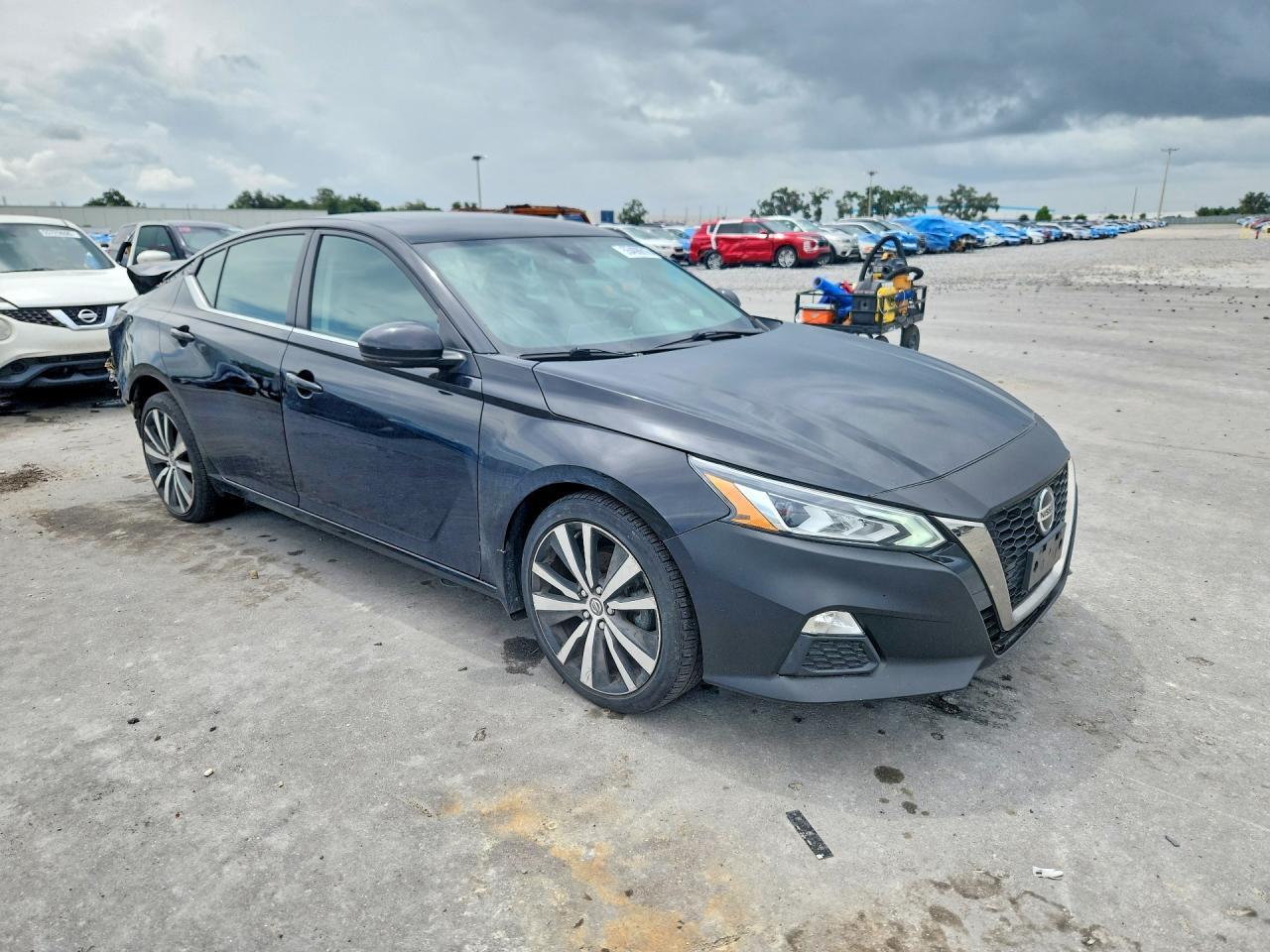 2020 Nissan Altima Sr - Image 4