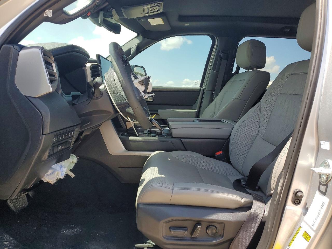 2025 Toyota Tundra - Фото 7