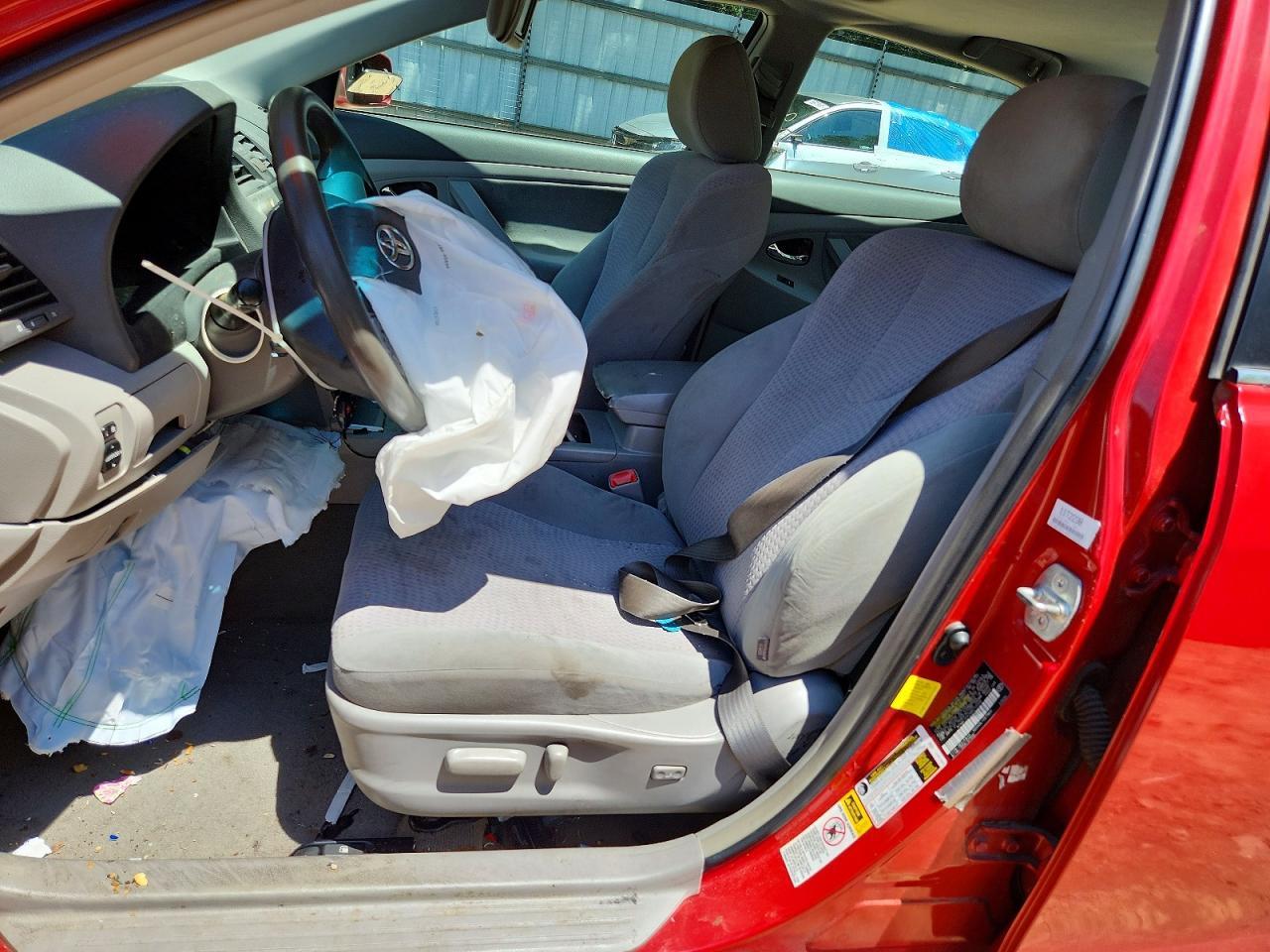 2011 Toyota Camry Le - Image 7