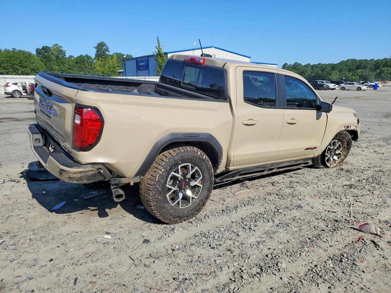 2024 GMC Canyon At4X - Image 3
